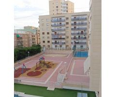 SE VENDE PISO EN MUY BUENSA ZONA CON URBANIZACION