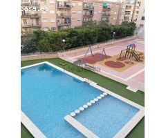 SE VENDE PISO EN MUY BUENSA ZONA CON URBANIZACION