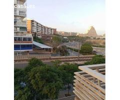 SE VENDE PISO EN MUY BUENSA ZONA CON URBANIZACION