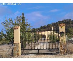 SE VENDE CHALET /MONOVAR / LISTO PARA VIVIR / ARBOLES FRUTALES