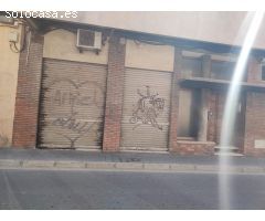 SE VENDE LOCAL EN EL CENTRO CON SALIDA DE HUMOS