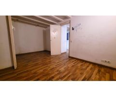 Piso y local en venta en el corazón de Barcelona