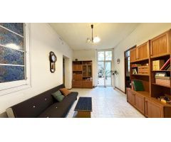 Encantador dúplex de 105 m² en finca señorial del año 1800 en pleno centro de Barcelona