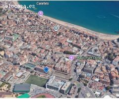 ¡Oportunidad única en el centro de Lloret de Mar! Piso amplio con mucho potencial para reformar a tu