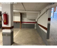 Se alquila plaza de parking con trastero en el centro de Blanes