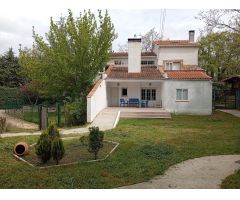 Chalet en Venta en Valdemorillo de la Sierra, Madrid