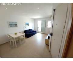 ?¡Vive al Sol en este Encantador Ático con Doble Terraza en Hospitalet, a un Paso de Barcelona!?