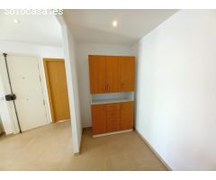?¡Vive al Sol en este Encantador Ático con Doble Terraza en Hospitalet, a un Paso de Barcelona!?