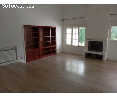 Chalet en Venta en Valdemorillo de la Sierra, Madrid