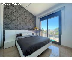 Casa moderna con piscina y garaje