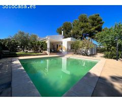 Casa independiente con piscina