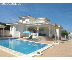 Chalet en primera línea de mar