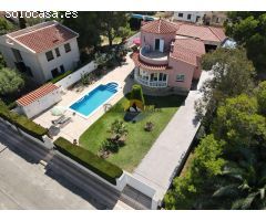 Casa individual con piscina