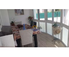 Casa individual con piscina