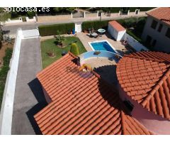 Casa individual con piscina