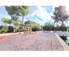 MARAVILLOSO CHALET EN URBANIZACION PEDRALLVILLA