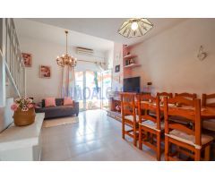 ACOGEDOR DÚPLEX DE 2 HABITACIONES, 2 BAÑOS Y JARDÍN. EN LOS ALCÁZARES, MURCIA
