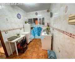 SE VENDE CASA EN ZONA ALDEA MORET