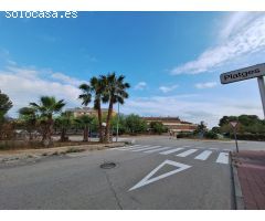 GRAN TERRENO RESIDENCIAL ESQUINERO EN EL ROMANÍ - EL VENDRELL