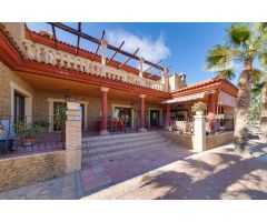 FINCA RUSTICA CON CHALET DE LUJO EN LOS MONTESINOS