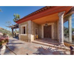 FINCA RUSTICA CON CHALET DE LUJO EN LOS MONTESINOS