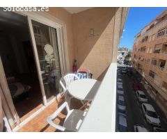 Apartamento con garaje y piscina en el centro de Torrevieja