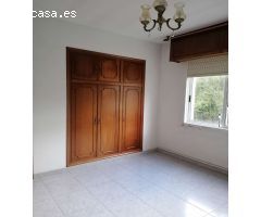 CASA AISLADA DE CAMPO CON SUS ARRIMOS, IDEALES PARA TRANSFORMAR EN BODEGA Y APARCAMIENTO