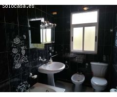 CASA AISLADA DE CAMPO CON SUS ARRIMOS, IDEALES PARA TRANSFORMAR EN BODEGA Y APARCAMIENTO