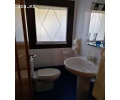 EXTRAORDINARIO CHALET ADOSADO EN UNA URBANIZACIÓN TRANQUILA DE CAMBRE