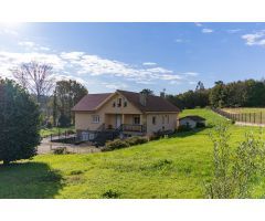 Chalet en Venta en Carral, La Coruña