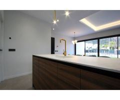 Chalet en Venta en Polop de la Marina, Alicante