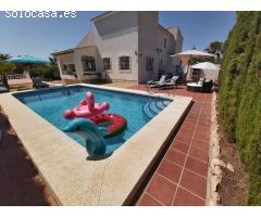 Chalet en Venta en la Nucia, Alicante