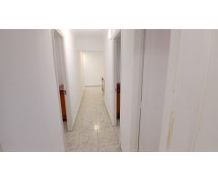 Se alquila Habitación para CHICAS  zona Miller Bajo.