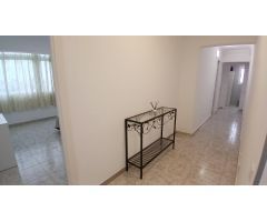 Se alquila Habitación para CHICAS  zona Miller Bajo.