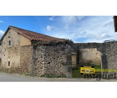 Se vende gran propiedad en Colombres: casa con corralada, cuadra y terreno