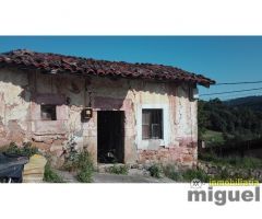Se vende casa de piedra para rehabilitar  con jardín en Cades