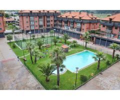 Apartamento a estrenar con dos dormitorios, en urbanización con piscina en Unquera