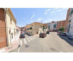 CASA Zona Carretera de Loeches, 4 habitaciones y 3 baños. Trastero, garaje y patio de 40 m2.