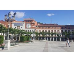 EDIFICIO ROLERSA- Piso de 4 habitaciones, 2 baños, terraza y garaje.