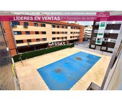 ZONA Soto de Henares. Piso de 3 habitaciones y 2 baños. 2 Plazas de garaje, trastero y piscina.