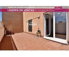 SOTO DEL HENARES - ATICO de 3 habitaciones y 2 baños. Terraza, trastero y 2 plazas de garaje