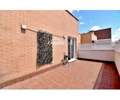 SOTO DEL HENARES - ATICO de 3 habitaciones y 2 baños. Terraza, trastero y 2 plazas de garaje