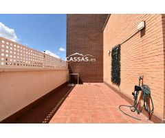 SOTO DEL HENARES - ATICO de 3 habitaciones y 2 baños. Terraza, trastero y 2 plazas de garaje
