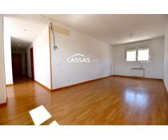 SOTO DEL HENARES - ATICO de 3 habitaciones y 2 baños. Terraza, trastero y 2 plazas de garaje