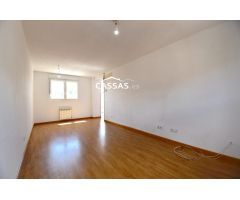 SOTO DEL HENARES - ATICO de 3 habitaciones y 2 baños. Terraza, trastero y 2 plazas de garaje