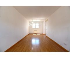 SOTO DEL HENARES - ATICO de 3 habitaciones y 2 baños. Terraza, trastero y 2 plazas de garaje