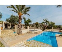 Chalet de 5 habitaciones con piscina y vistas en Aigües de Busot
