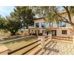 Chalet de 5 habitaciones con piscina y vistas en Aigües de Busot