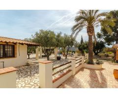 Chalet de 5 habitaciones con piscina y vistas en Aigües de Busot