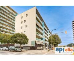 Les presentamos un práctico piso de 100 m² construidos, con una excelente distribución en Esplugues